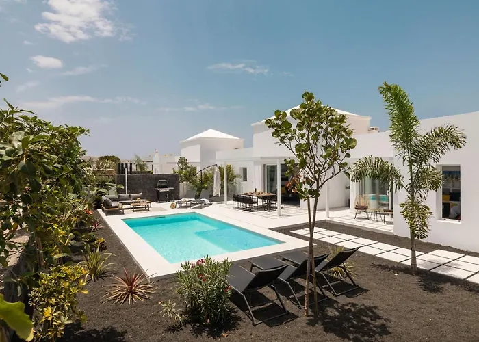 Villa Sunrise By Buenavilla *